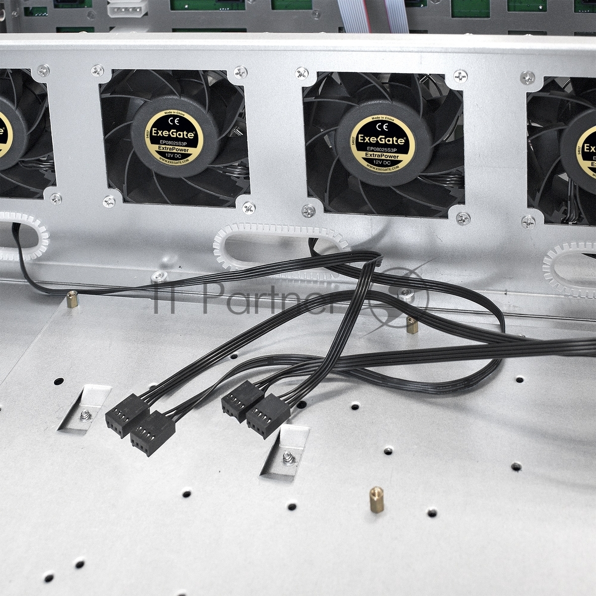 Серверная платформа ExeGate EX292422RUS Pro 3U660-HS16 (RM 19", высота 3U, глубина 660, Redundant БП 2x1200W, 16xHotSwap, USB)