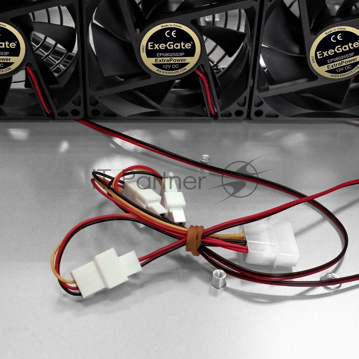 Серверный корпус ExeGate Pro 2U660-HS06 (RM 19", высота 2U, глубина 660, БП 900ADS, 6xHotSwap, USB)