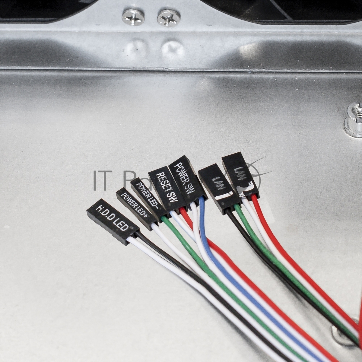Серверный корпус ExeGate Pro 2U660-HS12 (RM 19", высота 2U, глубина 660, БП 2U-1000ADS, 12xHotSwap)