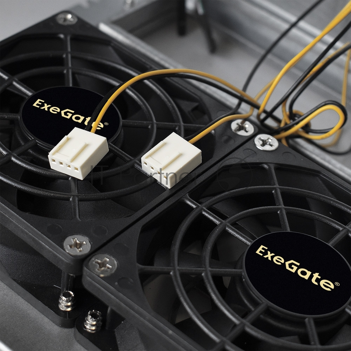Серверная платформа ExeGate Pro 4U650-010/4U4139L RM 19", высота 4U, глубина 650, Redundant БП 2x1000W, USB
