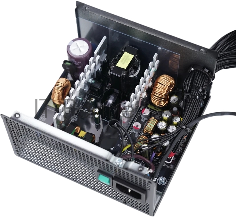 Блок питания Deepcool GAMERSTORM PF650X (ATX 2.52, 650W, PWM 120mm fan, Active PFC+DC to DC, 80+ BRONZE) RET